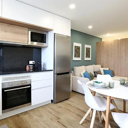 T0- Sea View By Nazpina * Nazare