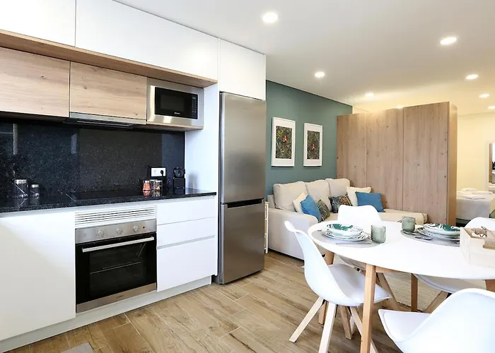 T0- Sea View By Nazpina * Nazare